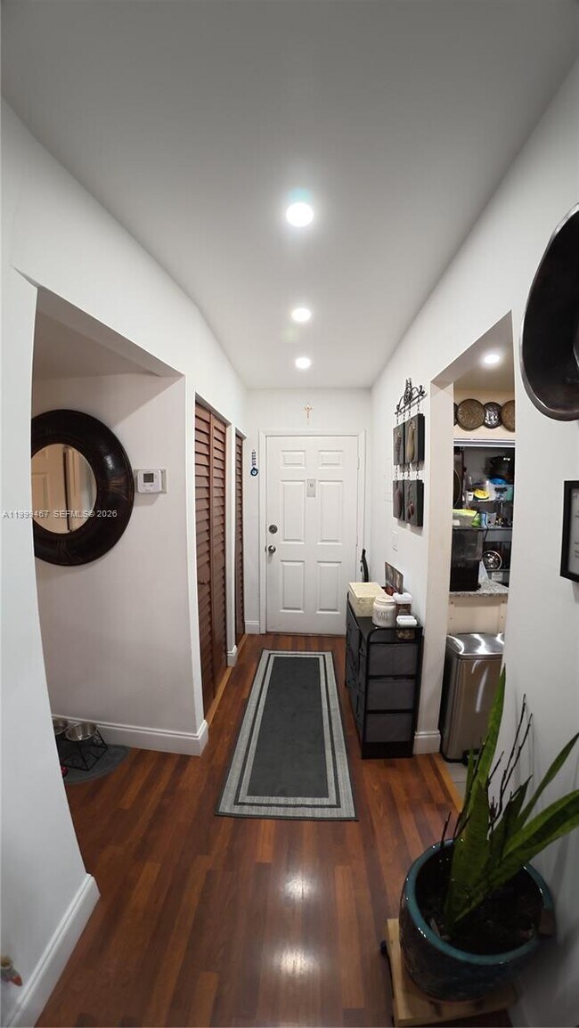 Building Photo - 1871 NW 94th Ave