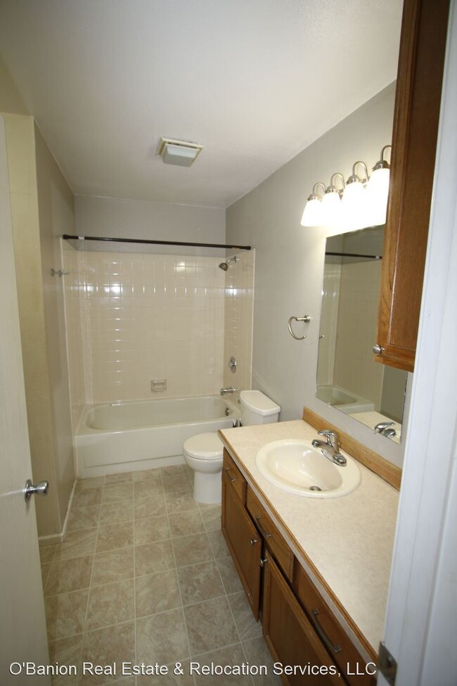 Building Photo - 1 br, 1 bath House - 2430 Sentry Drive, B106