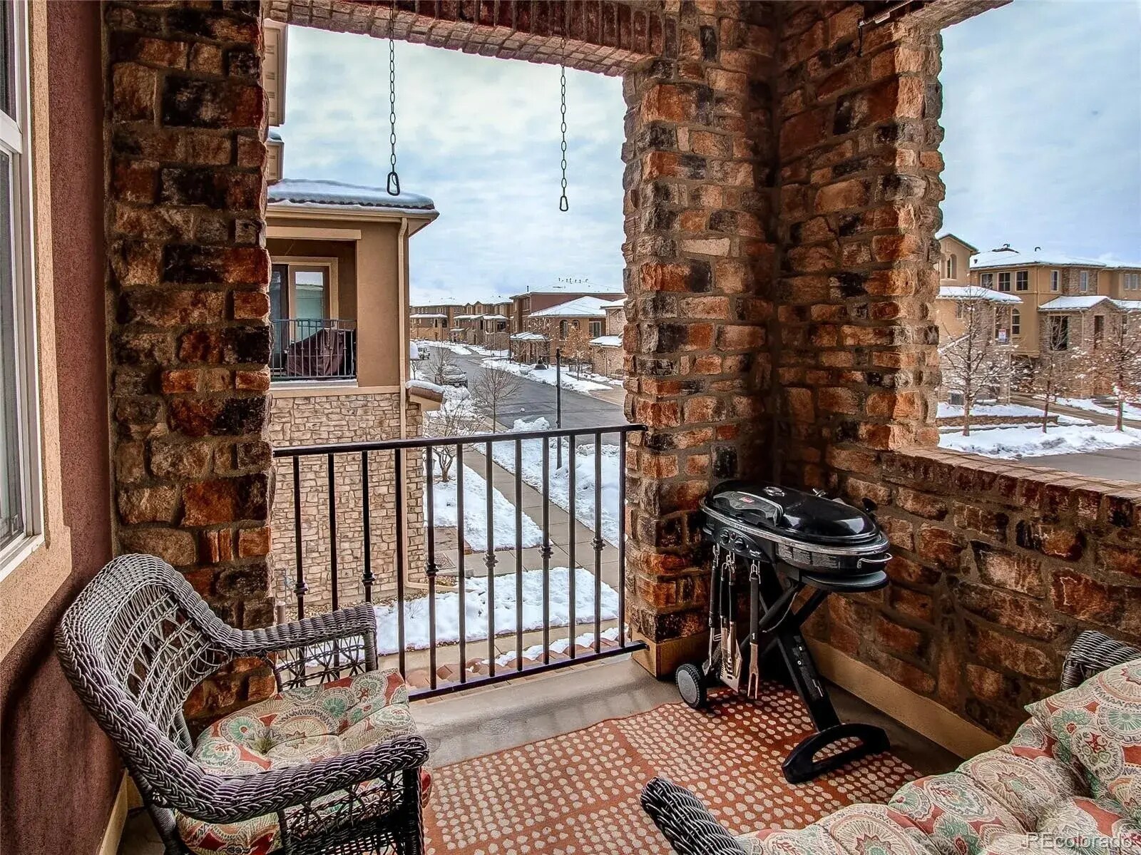 Building Photo - 9398 Loggia St