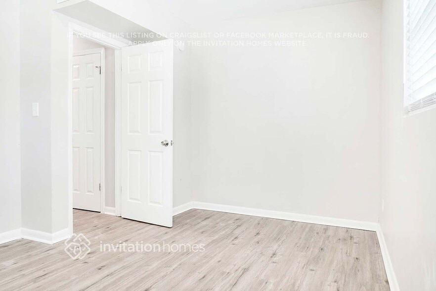 Building Photo - 982 Hutchens Rd SE