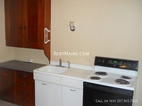 Building Photo - 591 Main St