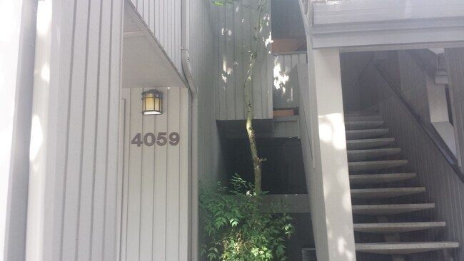 Building Photo - Secluded Lake Oswego Condo at Mountainside...