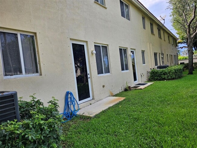 Building Photo - 21417 NW 13th Ct