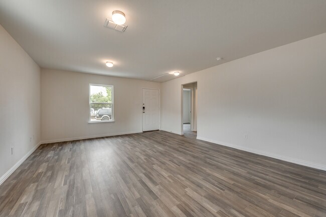 Building Photo - 3239 Martin Luther King Dr