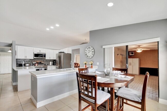 Building Photo - 5391 Alta Way
