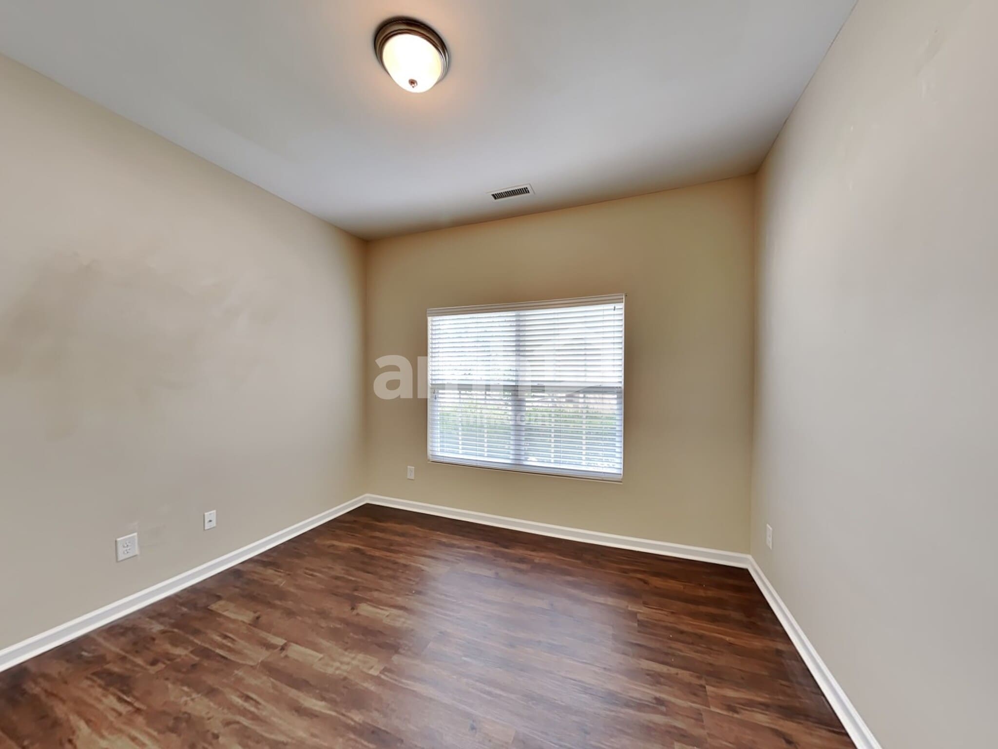 Building Photo - 89 Norwich Dr