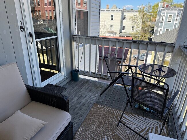 Building Photo - 60 Pleasant St