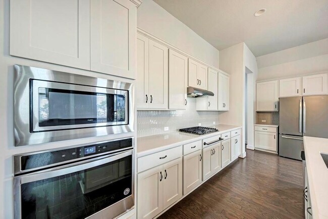 Building Photo - 1104 Almeria Bend