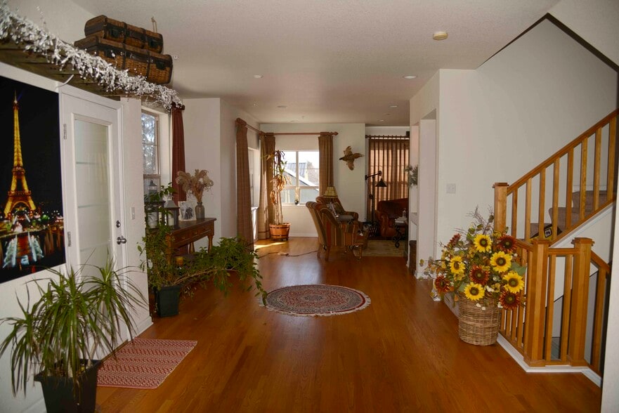 Building Photo - 443 S Quay St