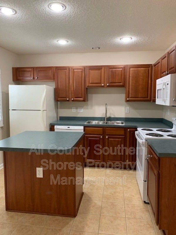 Building Photo - 970 Palisade Cir