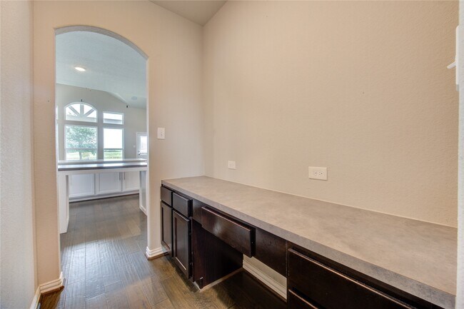 Building Photo - 10311 Sill Pr Dr