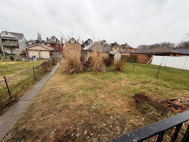 Building Photo - 1011 2nd St