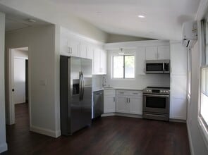 Building Photo - 883 Park Ave