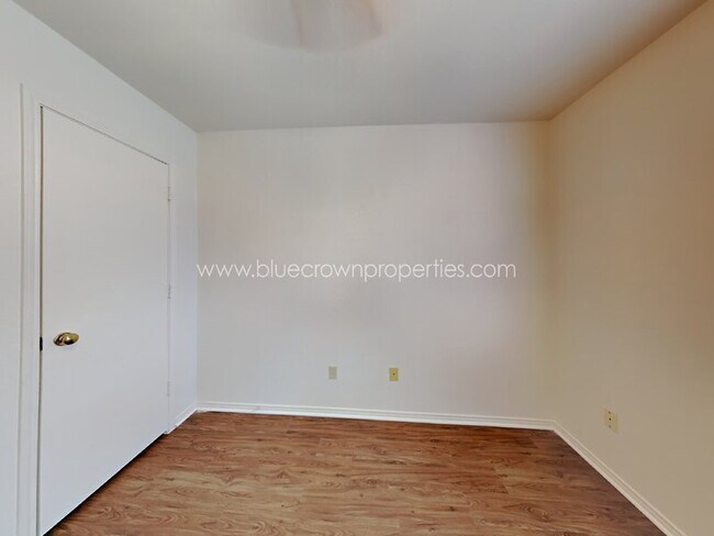 Building Photo - 10317 Lone Pine Ln