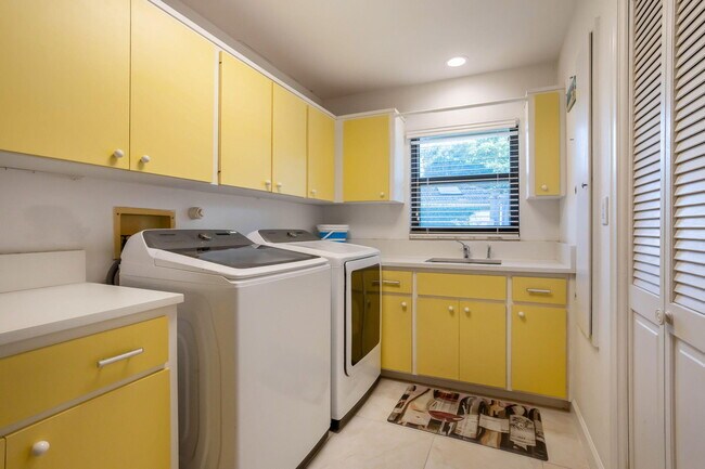 Building Photo - 2903 Banyan Blvd Cir NW