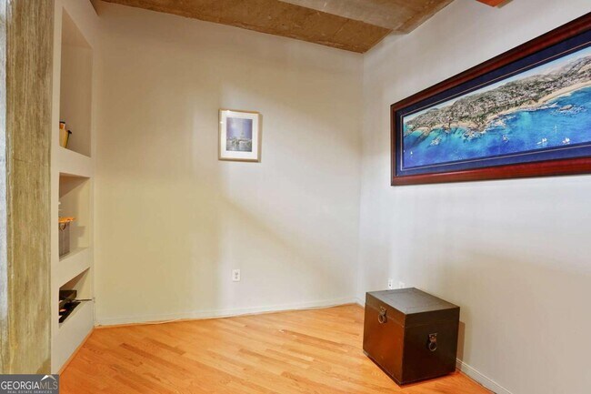 Building Photo - 640 Glen Iris Dr NE