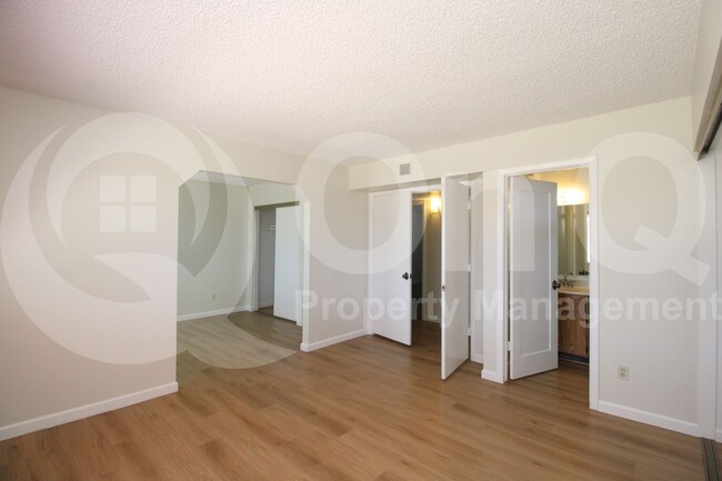 Building Photo - 517 W Highland St