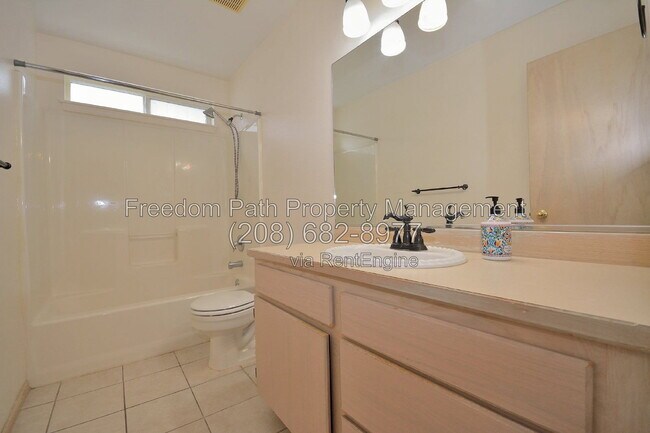 Building Photo - 500 E Sand Wedge Dr