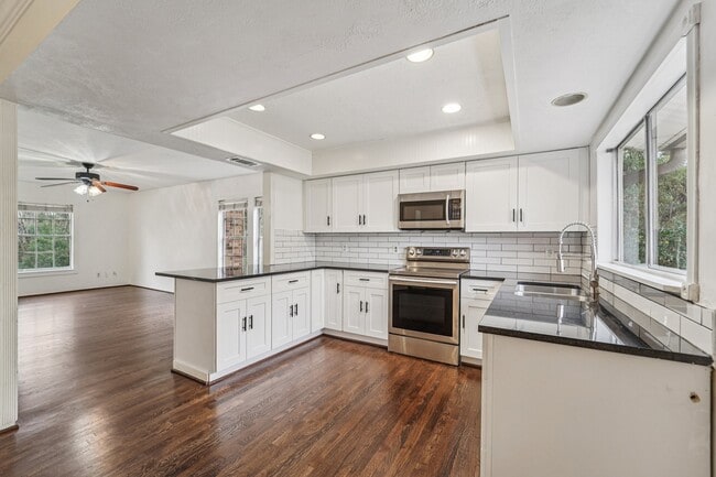 Building Photo - 3103 Glade Springs Dr