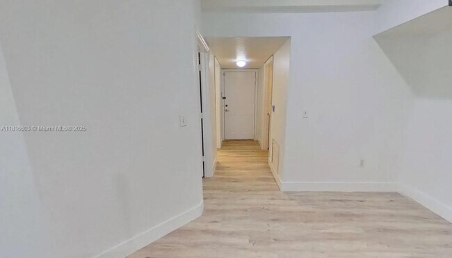 Building Photo - 2544 Centergate Dr