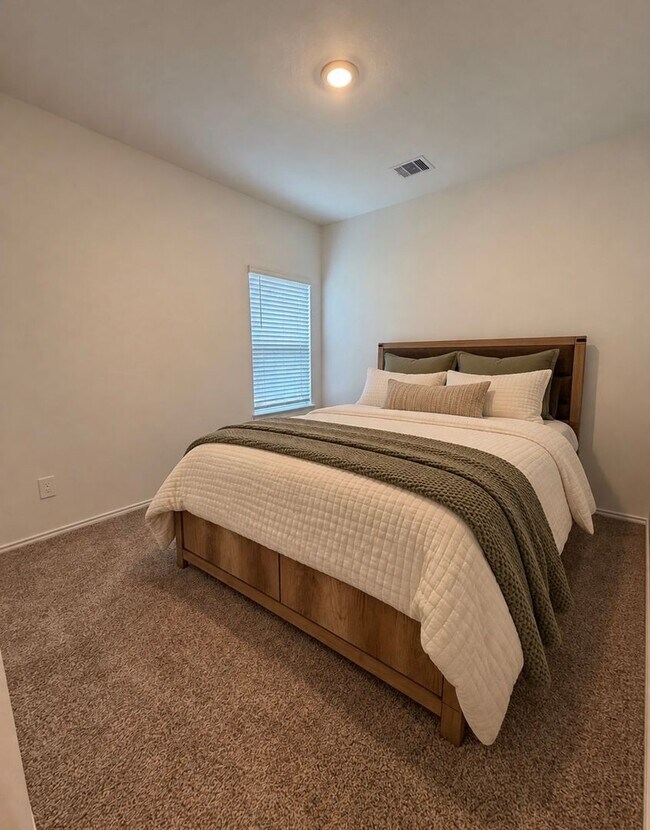 Building Photo - 16802 Paintbrush Holw Ln