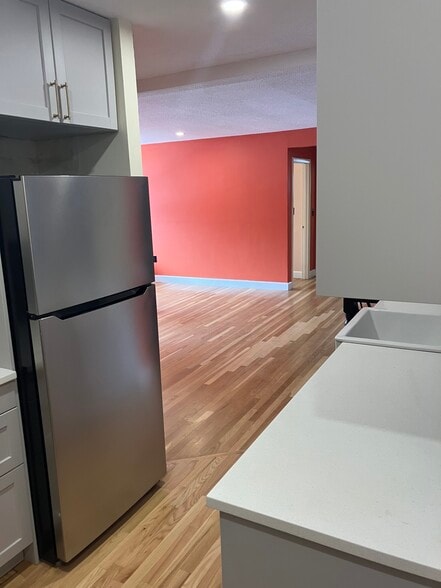 Building Photo - 505 Centre St