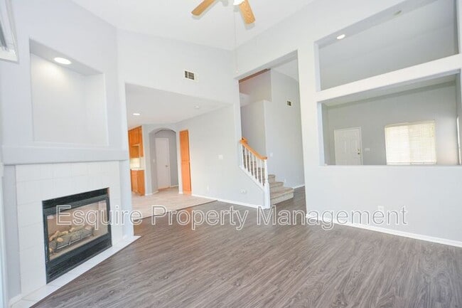 Building Photo - 690 Avenida Magdalena