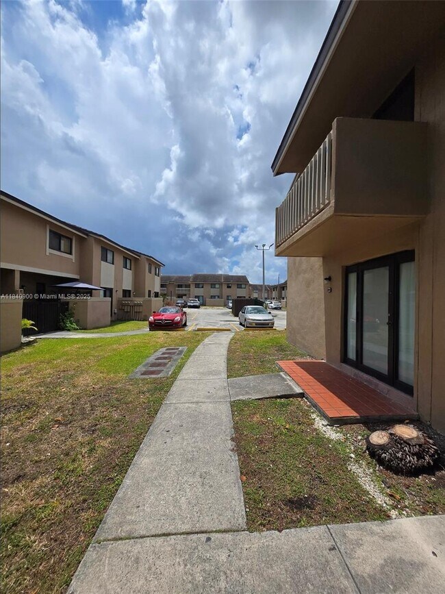 Building Photo - 15415 SW 80th St
