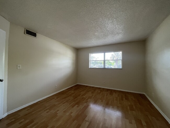 Building Photo - 8051 S Colony Cir