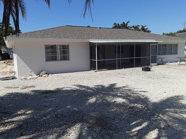 Building Photo - 1666 Sabal Palm Dr