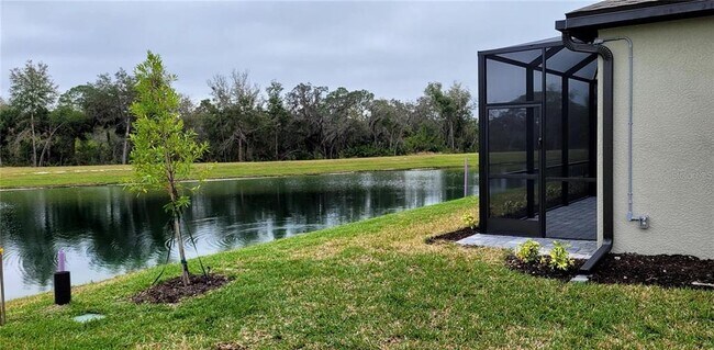 Building Photo - 2168 Gardenia Ave