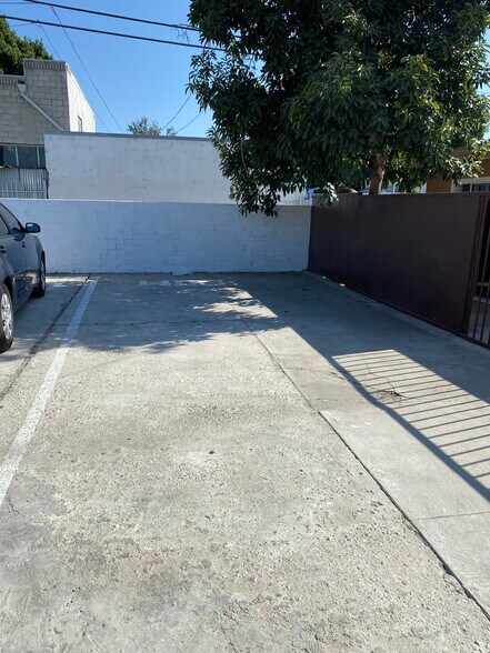 Building Photo - 410 N Glenwood Plz