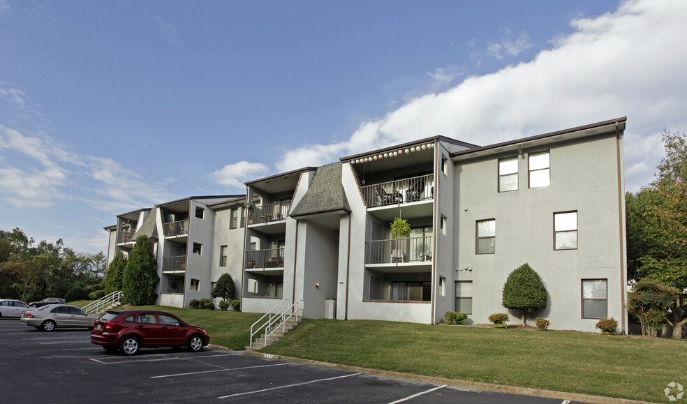 Building Photo - Germantown Garden Apartments