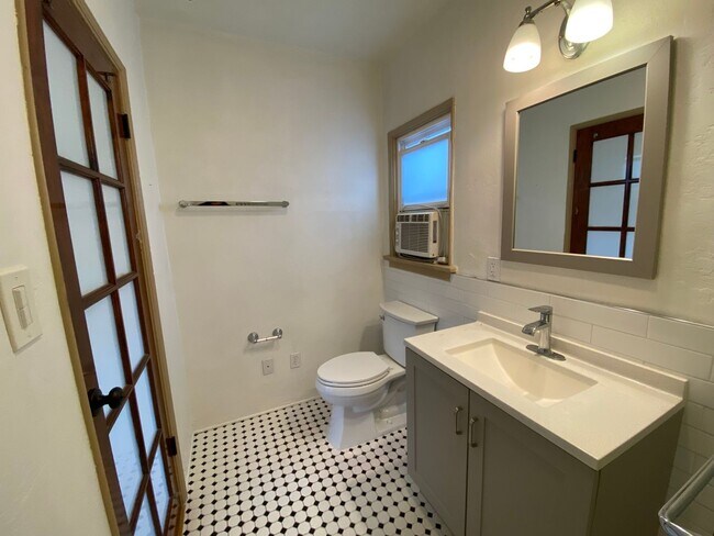 Building Photo - Park Blvd