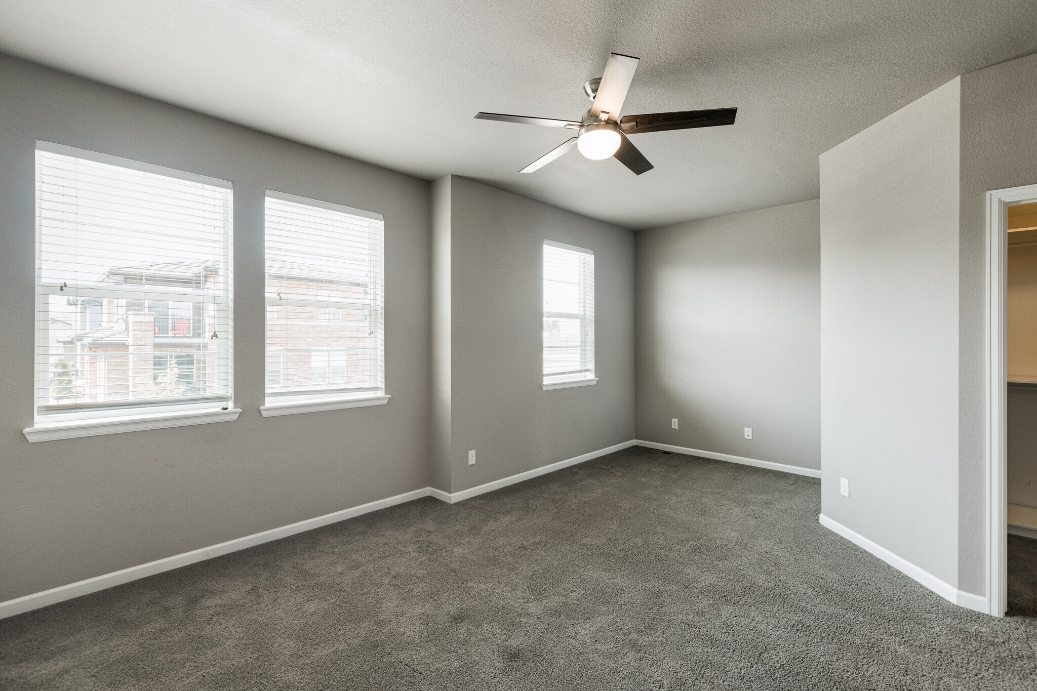 Building Photo - 8920 E Caley Way