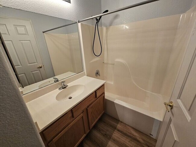 Building Photo - 3 bed 2 bath 2 Car Garage Cimarron Community Home FOR RENT!