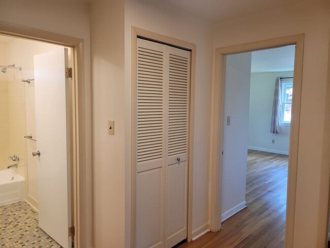Building Photo - 4 Bedroom Colonial in Timonium