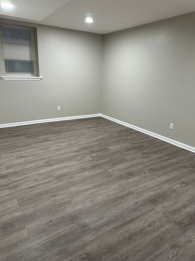 Building Photo - Newly Remodeled 4 Bedroom house on one acer