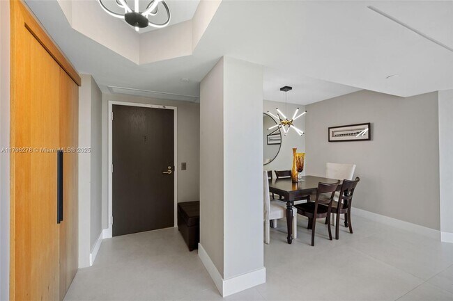 Building Photo - 3610 Yacht Club Dr