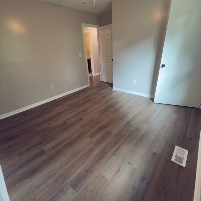 Building Photo - 6343 Cadbury Dr NW