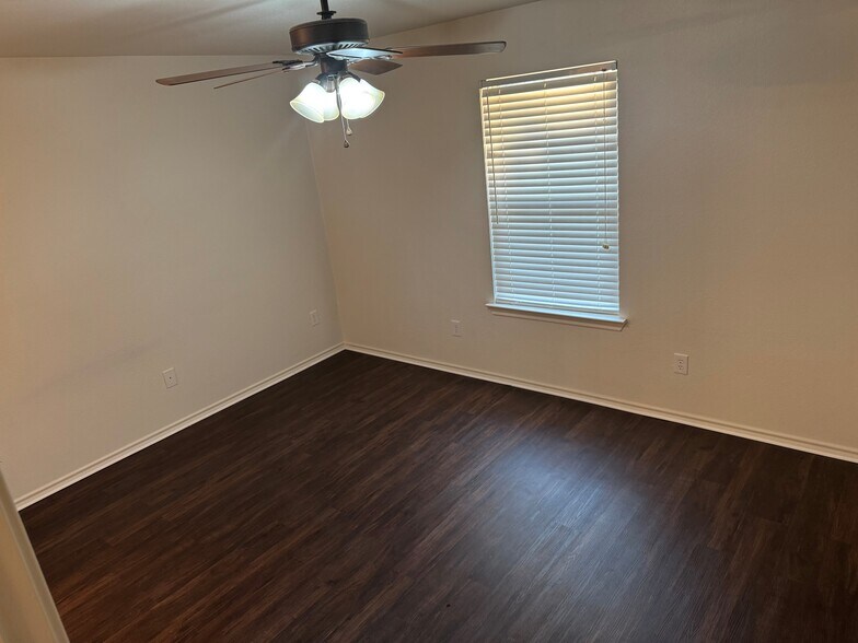 Main Bedroom - 203 San Angelo Ave