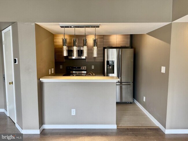 Building Photo - 12163 Penderview Terrace