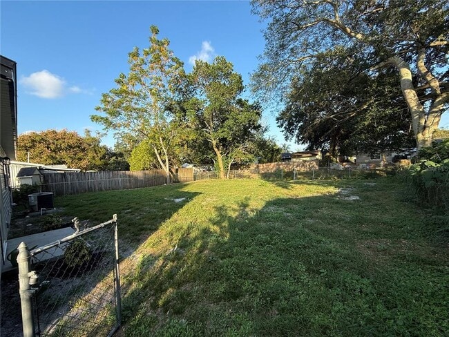 Building Photo - 1507 Constantine St