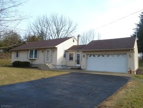 Building Photo - 72 Kennedy Rd