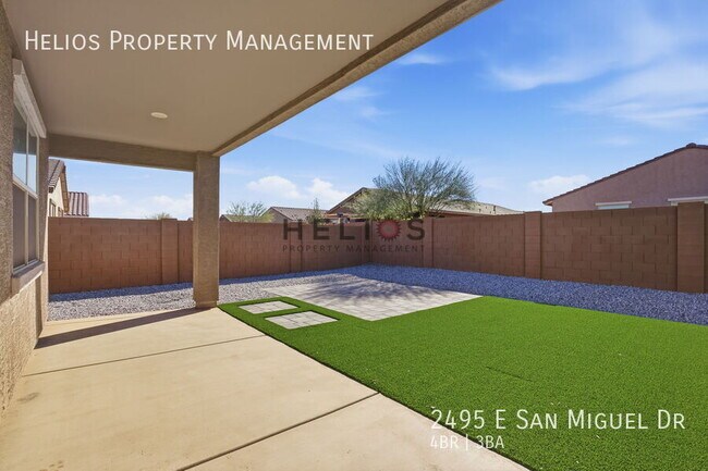 Building Photo - 2495 E San Miguel Dr