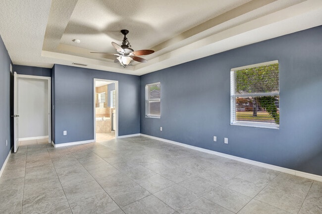 Building Photo - 11 Manderley Ln