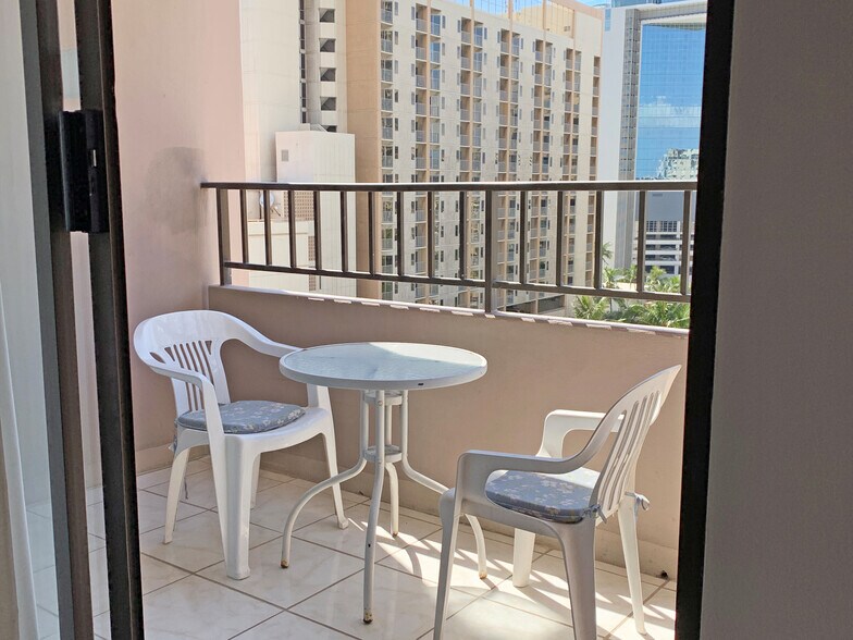 Building Photo - 2240 Kuhio Ave