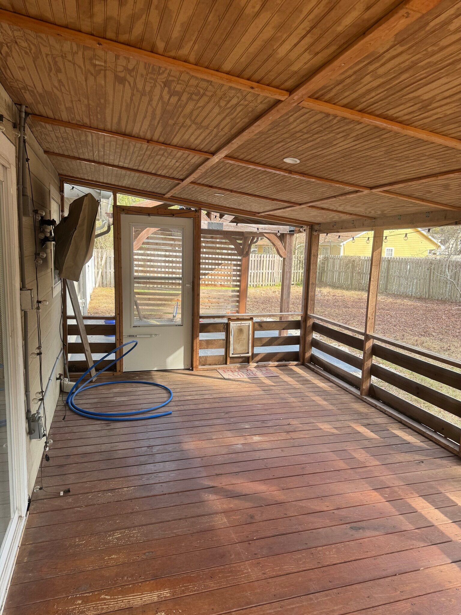 Building Photo - 407 Royal Pines Way