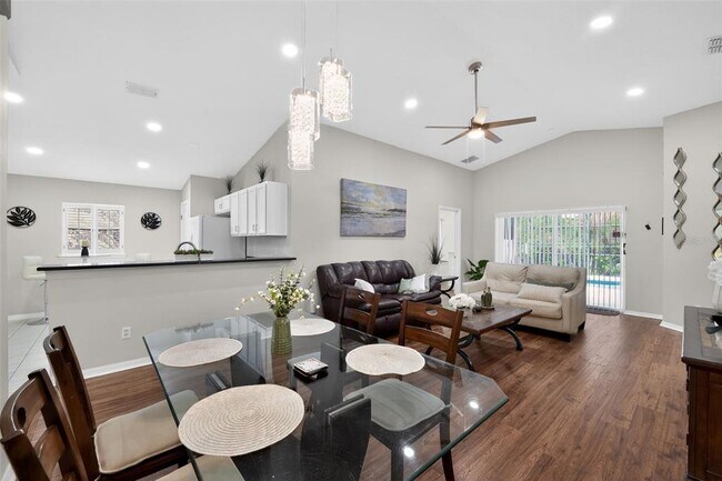 Building Photo - 165 Scrub Jay Way