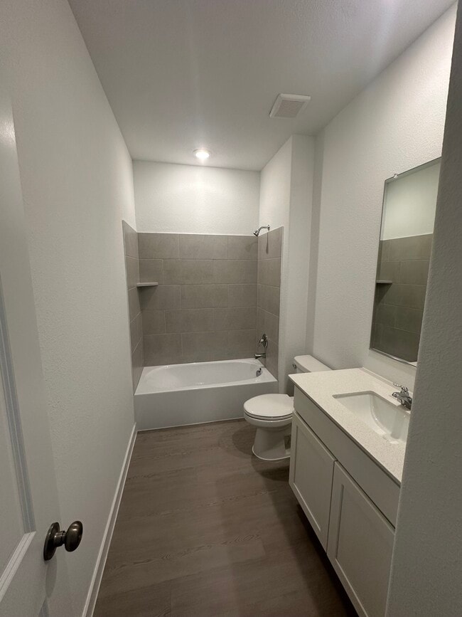 Building Photo - 1916 Monchino Pl